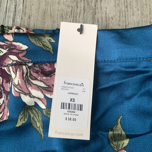 NWT! Francesca’s Miami off shoulder ruffle sleeve top - Picture 5 of 8